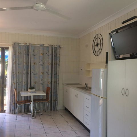 Tropical Palms Resort & 4WD Hire - Accommodation Newcastle 25