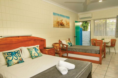 Tropical Palms Resort & 4WD Hire - Accommodation Newcastle 6