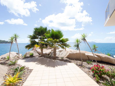 Grand Mercure Apartments Magnetic Island - Accommodation Newcastle 10