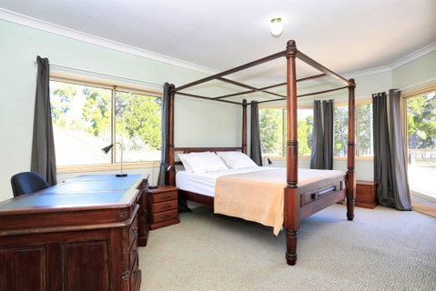 Waterfront At White Patch - Accommodation Newcastle 26