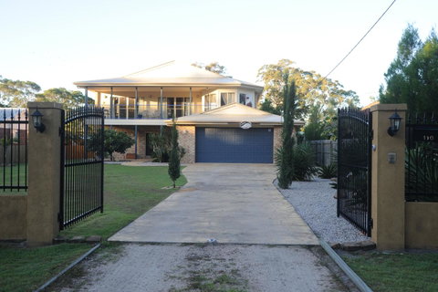 Waterfront At White Patch - Accommodation Newcastle 16
