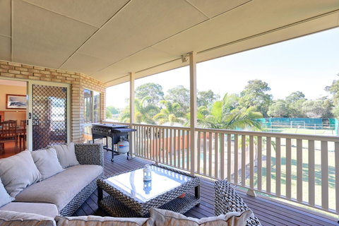 Waterfront At White Patch - Accommodation Newcastle 35