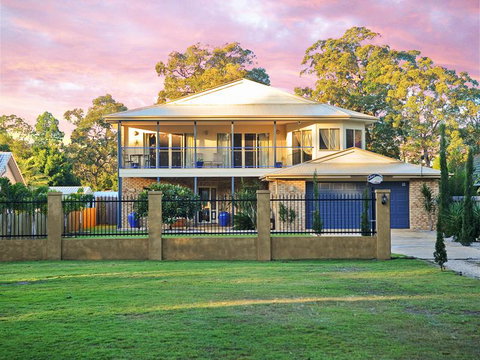 Waterfront At White Patch - Accommodation Newcastle 2