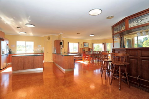 Waterfront At White Patch - Accommodation Newcastle 39