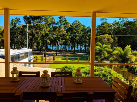 Waterfront At White Patch - Accommodation Newcastle 9