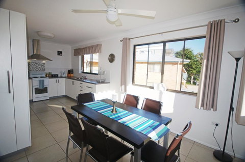 Cloud 8 On Welsby - Accommodation Newcastle 4