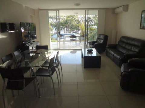 Keith's Sister - Accommodation Newcastle 21