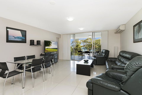 Keith's Sister - Accommodation Newcastle 0