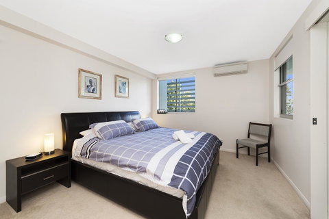 Keith's Sister - Accommodation Newcastle 8