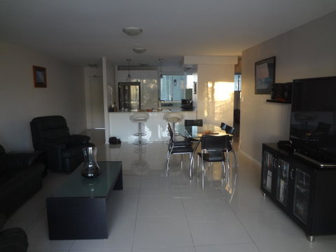 Keith's Sister - Accommodation Newcastle 28