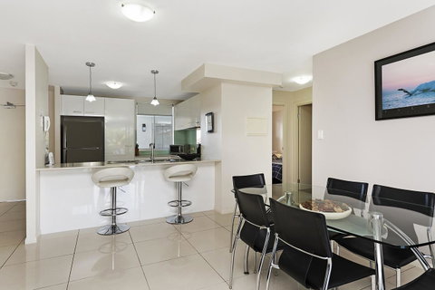 Keith's Sister - Accommodation Newcastle 5