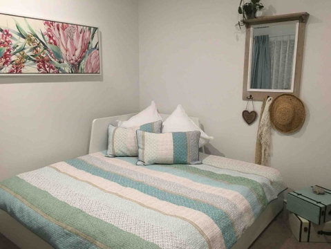 Modern Beach Villa - Accommodation Newcastle 5