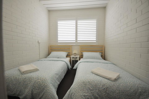 Ocean Wave - Accommodation Newcastle 15