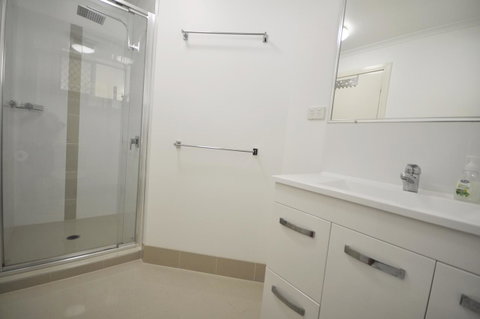 Ocean Wave - Accommodation Newcastle 14