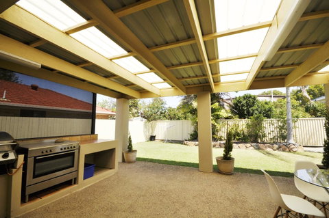 Ocean Wave - Accommodation Newcastle 17