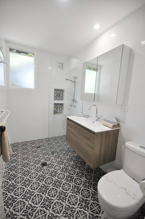 Retro Beach Flat - Accommodation Newcastle 6