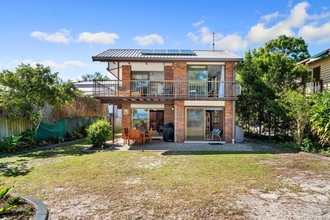Bribie Beach House - Accommodation Newcastle 4