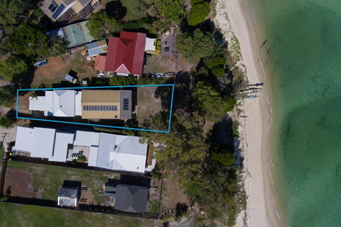 Bribie Beach House - Accommodation Newcastle 2