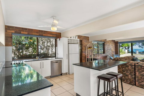 Bribie Beach House - Accommodation Newcastle 8