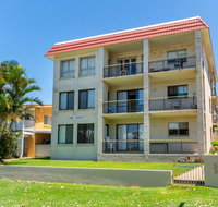 Enjoy the sea breezes from the balcony - Boyd St Woorim - Accommodation Newcastle