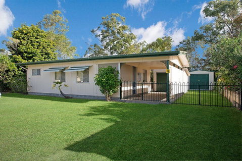 Lowset, Pet Friendly Cottage - Sunset Ave, Bongaree - Accommodation Newcastle 0