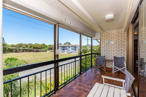 Spacious Unit Overlooking Moreton Bay - Boyd St, Woorim - Accommodation Newcastle 0
