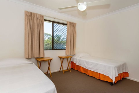 Spacious Unit Overlooking Moreton Bay - Boyd St, Woorim - Accommodation Newcastle 2