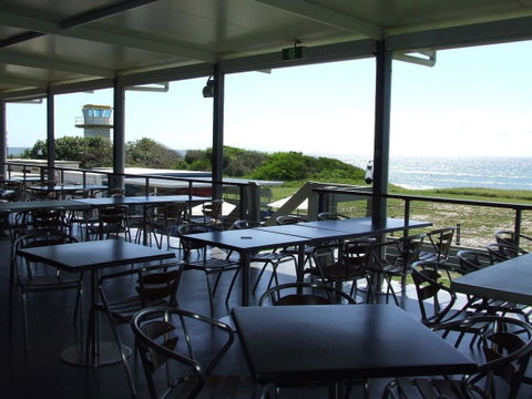 Spacious Unit Overlooking Moreton Bay - Boyd St, Woorim - Accommodation Newcastle 10