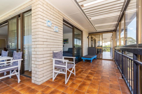 Spacious Unit Overlooking Moreton Bay - Boyd St, Woorim - Accommodation Newcastle 12