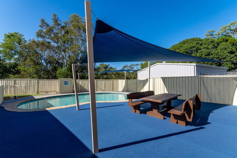 Waterviews,Pool, Wifi Its All Here !- Welsby Pde, Bongaree - Accommodation Newcastle 17
