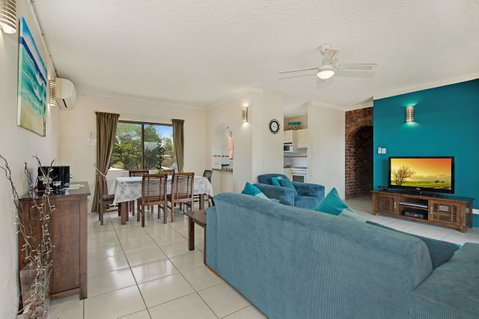 Waterviews,Pool, Wifi Its All Here !- Welsby Pde, Bongaree - Accommodation Newcastle 22