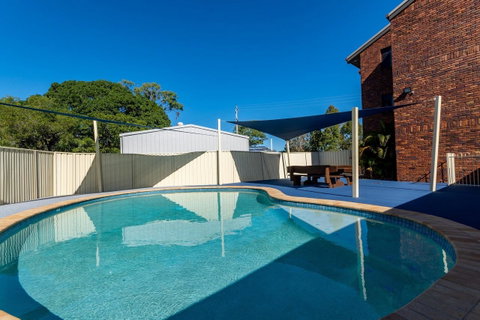 Waterviews,Pool, Wifi Its All Here !- Welsby Pde, Bongaree - Accommodation Newcastle 13