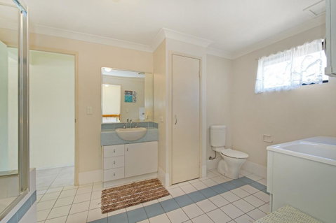 Quiet Location Across From Waterfront - South Esp, Bongaree - Accommodation Newcastle 5