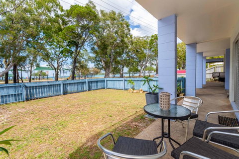 Charm And Comfort In This Ground Floor Unit With Water Views! Welsby Pde, Bongaree - Accommodation Newcastle 0