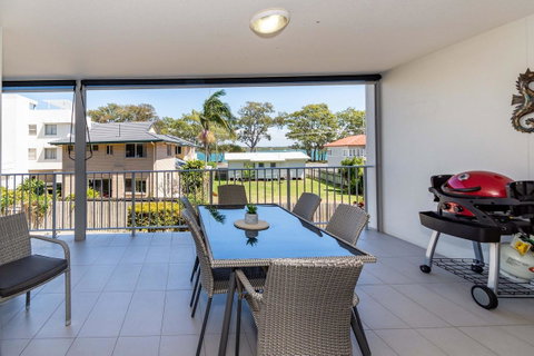 First Floor, Air Conditioned, Free Wi-Fi! - Accommodation Newcastle 7