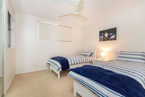 First Floor, Air Conditioned, Free Wi-Fi! - Accommodation Newcastle 13