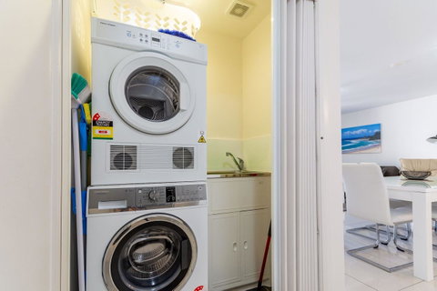 First Floor, Air Conditioned, Free Wi-Fi! - Accommodation Newcastle 22