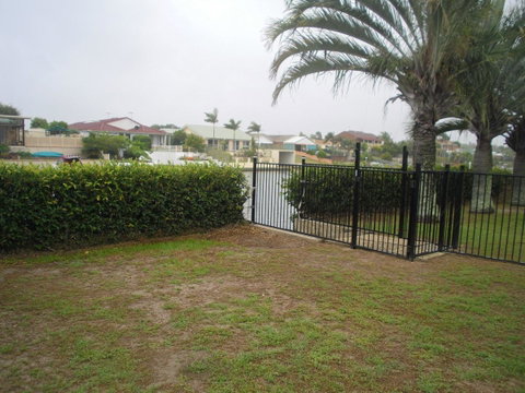 Ground Floor, Family Unit On The Canal With Free WIFI! - Accommodation Newcastle 7