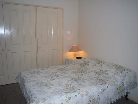 Ground Floor, Family Unit On The Canal With Free WIFI! - Accommodation Newcastle 8