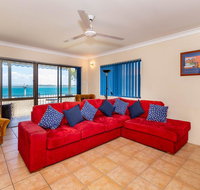 Fantastic Views from this top floor unit - Accommodation Newcastle