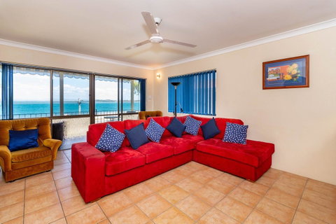 Fantastic Views From This Top Floor Unit! - Accommodation Newcastle 0