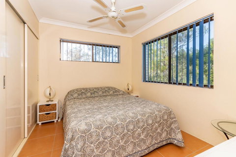 Fantastic Views From This Top Floor Unit! - Accommodation Newcastle 9
