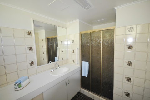 Crystal Waters On The Beach - Accommodation Newcastle 1