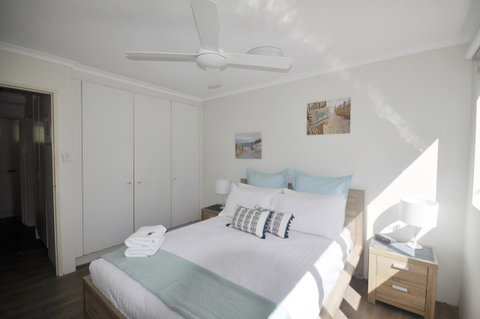 Crystal Waters On The Beach - Accommodation Newcastle 3