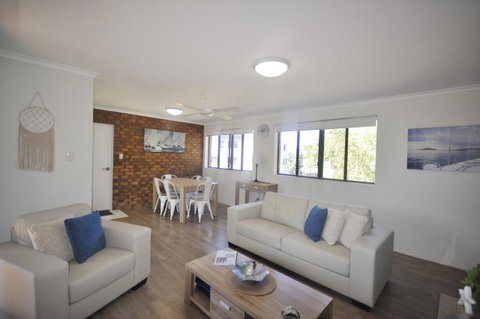 Crystal Waters On The Beach - Accommodation Newcastle 10