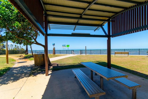 Spacious Unit With Views Of Pumicestone - Wattle Ave, Bongaree - Accommodation Newcastle 18