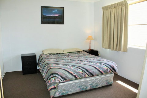 Spacious Unit With Views Of Pumicestone - Wattle Ave, Bongaree - Accommodation Newcastle 13