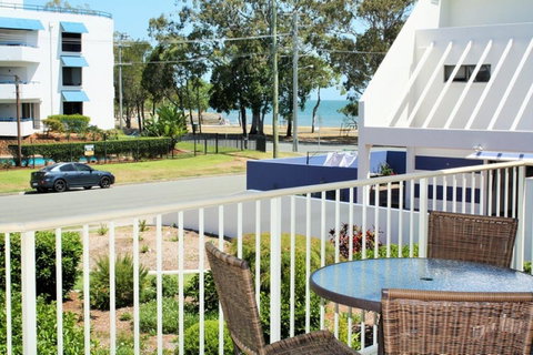 Spacious Unit With Views Of Pumicestone - Wattle Ave, Bongaree - Accommodation Newcastle 9