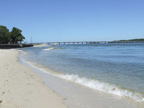 Spacious Family Unit With Incredible Views. - Accommodation Newcastle 10