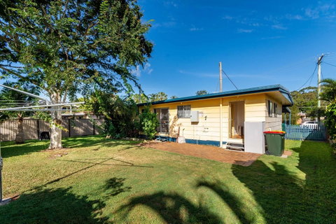 Pet Friendly Cottage In The Heart Of Bribie - Wirraway St, Bongaree - Accommodation Newcastle 10
